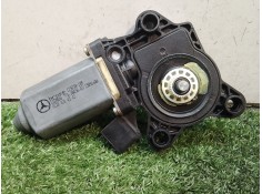 Recambio de motor elevalunas delantero derecho para mercedes-benz clase c (w203) berlina 2.0 compresor cat referencia OEM IAM 77 2