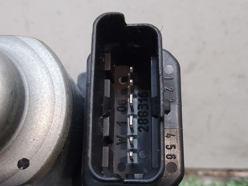 Recambio de motor elevalunas delantero derecho para kia cee´d referencia OEM IAM 440850C 402054D 403951A7