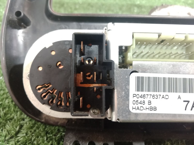 Recambio de mando climatizador para chrysler voyager (gs) 2.5 td family referencia OEM IAM P04677637AD P04677637AD HADHBB