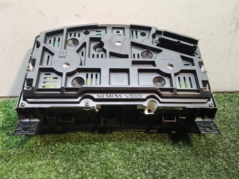 Recambio de cuadro instrumentos para opel zafira b 1.6 16v referencia OEM IAM   