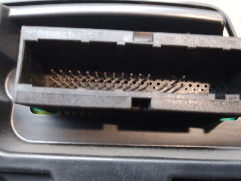 Recambio de cuadro instrumentos para opel zafira b 1.6 16v referencia OEM IAM   