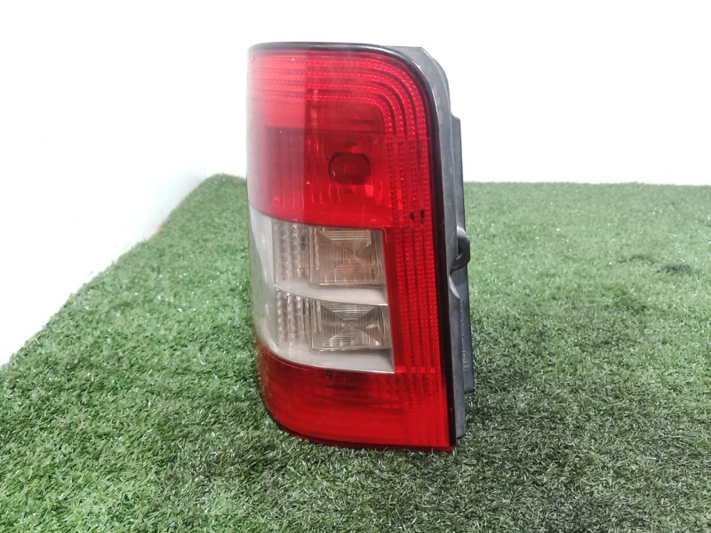 Recambio de piloto trasero izquierdo para peugeot partner caja/chasis 1.6 hdi referencia OEM IAM 9657977080 9657977080 965797688