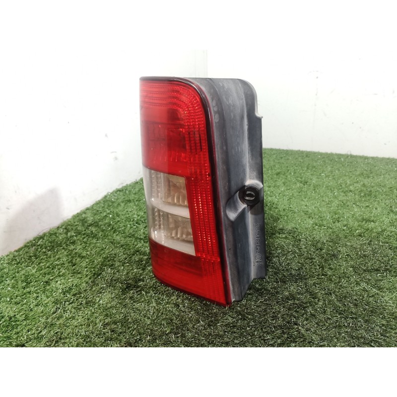 Recambio de piloto trasero izquierdo para peugeot partner caja/chasis 1.6 hdi referencia OEM IAM 9657977080 9657977080 965797688