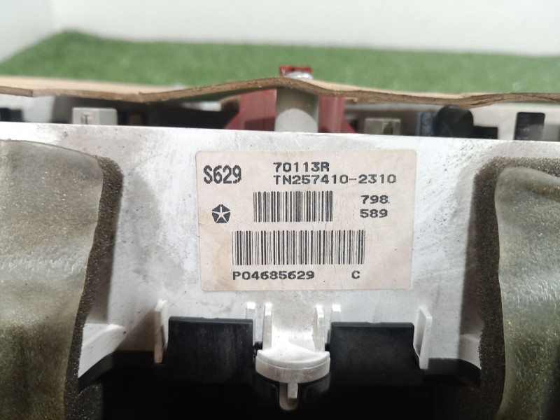 Recambio de cuadro instrumentos para chrysler voyager (gs) 2.5 td family referencia OEM IAM S62970113R P04685629 TN2574102310