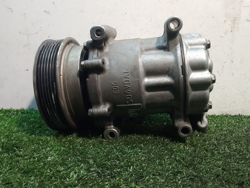 Recambio de compresor aire acondicionado para renault clio iii 1.2 16v referencia OEM IAM 8200819568A SD6V12 03111512862