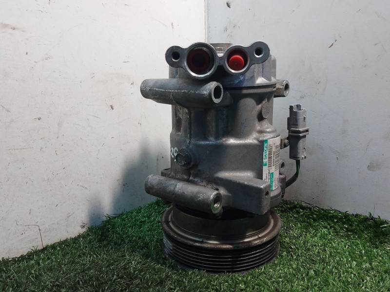 Recambio de compresor aire acondicionado para renault clio iii 1.2 16v referencia OEM IAM 8200819568A SD6V12 03111512862