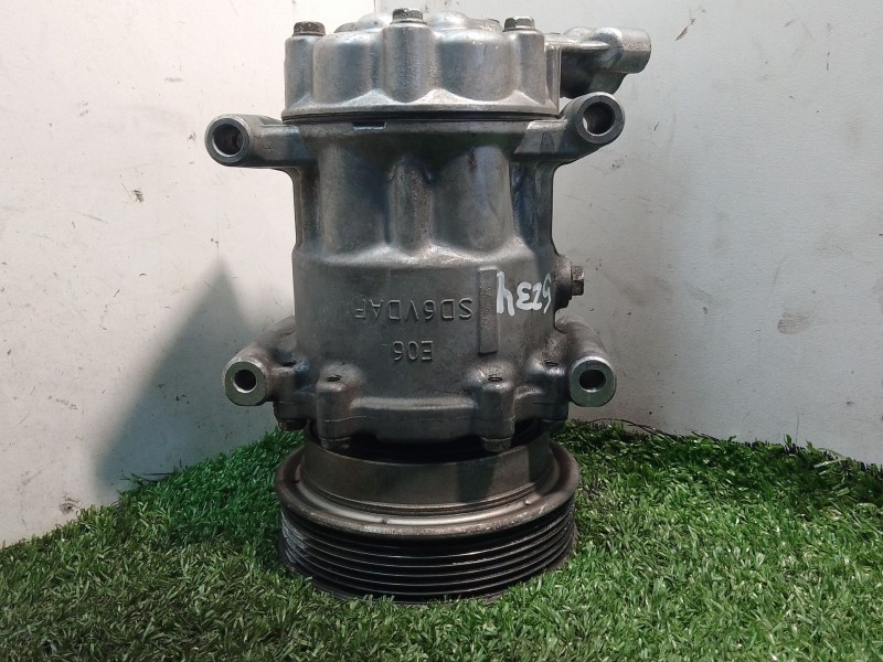 Recambio de compresor aire acondicionado para renault clio iii 1.2 16v referencia OEM IAM 8200819568A SD6V12 03111512862