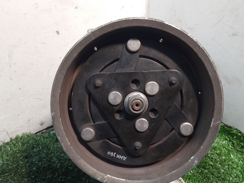 Recambio de compresor aire acondicionado para renault clio iii 1.2 16v referencia OEM IAM 8200819568A SD6V12 03111512862