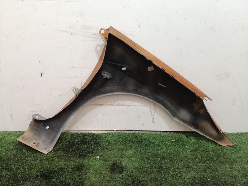 Recambio de aleta delantera izquierda para peugeot 307 cc (3b) 2.0 hdi 135 referencia OEM IAM   