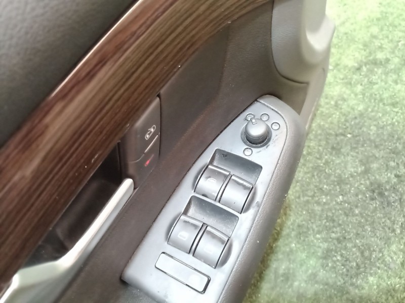 Recambio de guarnecido puerta delantera izquierda para seat exeo st (3r5) 2.0 tdi referencia OEM IAM 3R1867105 3R1867105 3R18671