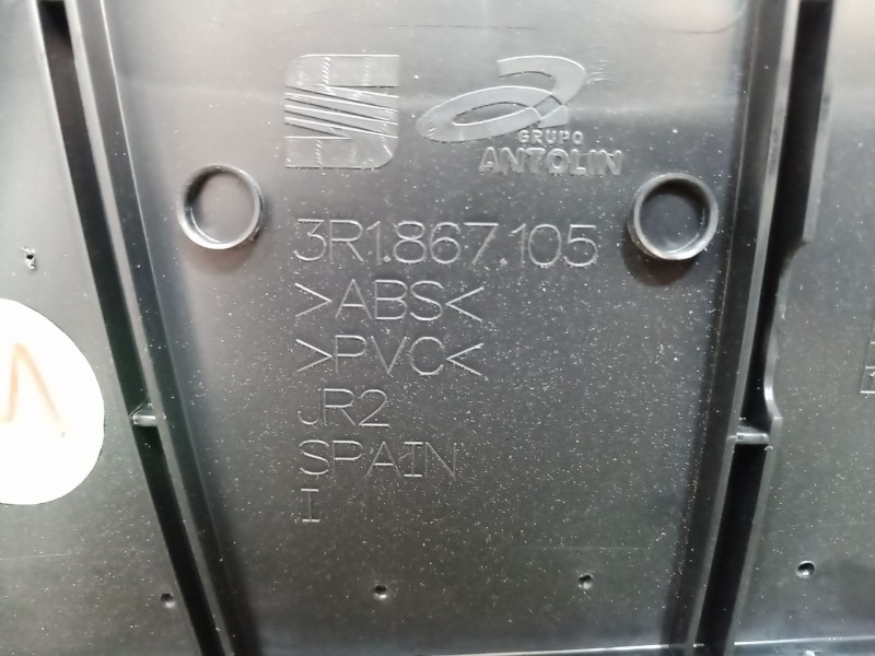 Recambio de guarnecido puerta delantera izquierda para seat exeo st (3r5) 2.0 tdi referencia OEM IAM 3R1867105 3R1867105 3R18671