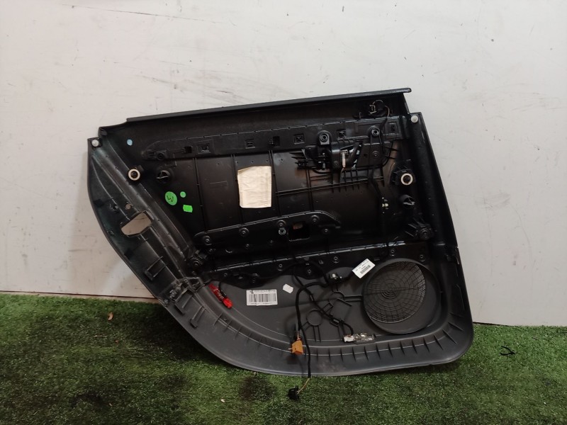 Recambio de guarnecido puerta trasera derecha para seat exeo st (3r5) 2.0 tdi referencia OEM IAM 3R0867306  3R0867306D