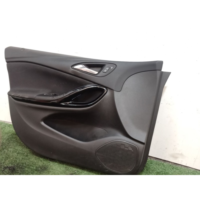 Recambio de guarnecido puerta delantera izquierda para opel astra k (b16) 1.6 cdti (68) referencia OEM IAM 2513834LH 2513829 888