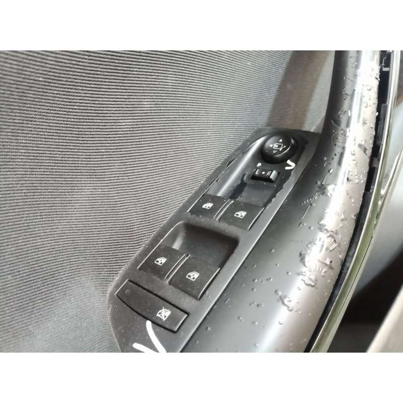 Recambio de guarnecido puerta delantera izquierda para opel astra k (b16) 1.6 cdti (68) referencia OEM IAM 2513834LH 2513829 888