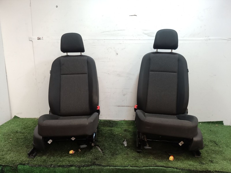 Recambio de juego asientos completo para volkswagen caddy v skn / bbdtrex0 2.0 tdi 102cv / 75kw referencia OEM IAM   
