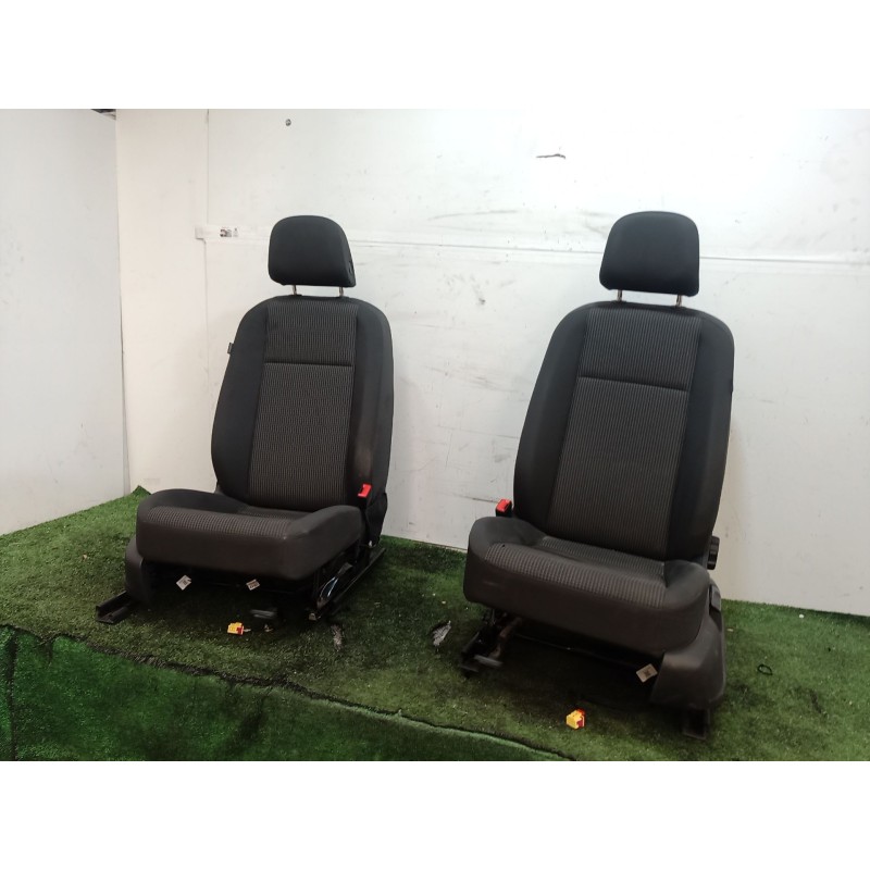 Recambio de juego asientos completo para volkswagen caddy v skn / bbdtrex0 2.0 tdi 102cv / 75kw referencia OEM IAM   