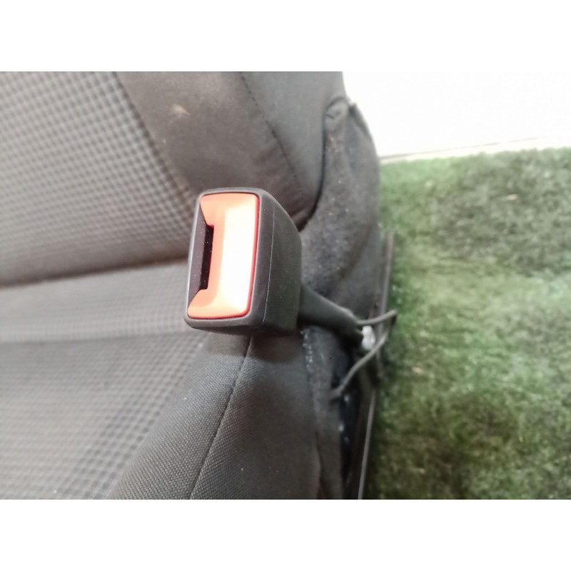 Recambio de juego asientos completo para volkswagen caddy v skn / bbdtrex0 2.0 tdi 102cv / 75kw referencia OEM IAM   