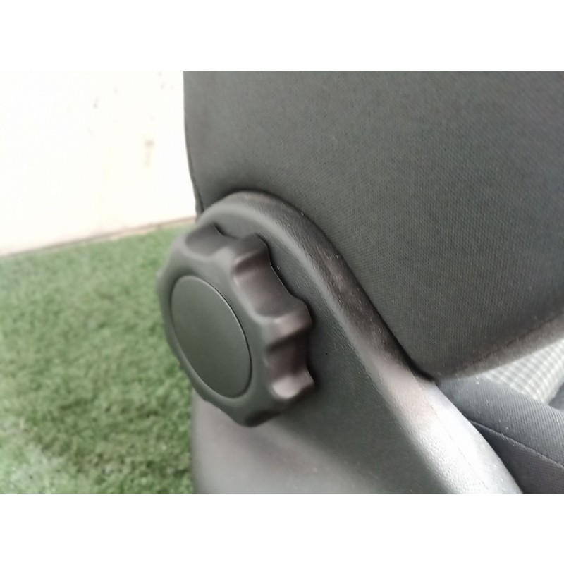 Recambio de juego asientos completo para volkswagen caddy v skn / bbdtrex0 2.0 tdi 102cv / 75kw referencia OEM IAM   