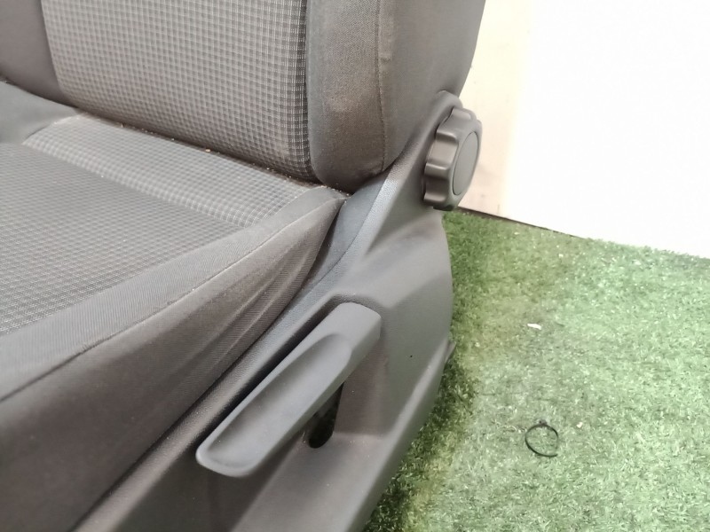 Recambio de juego asientos completo para volkswagen caddy v skn / bbdtrex0 2.0 tdi 102cv / 75kw referencia OEM IAM   