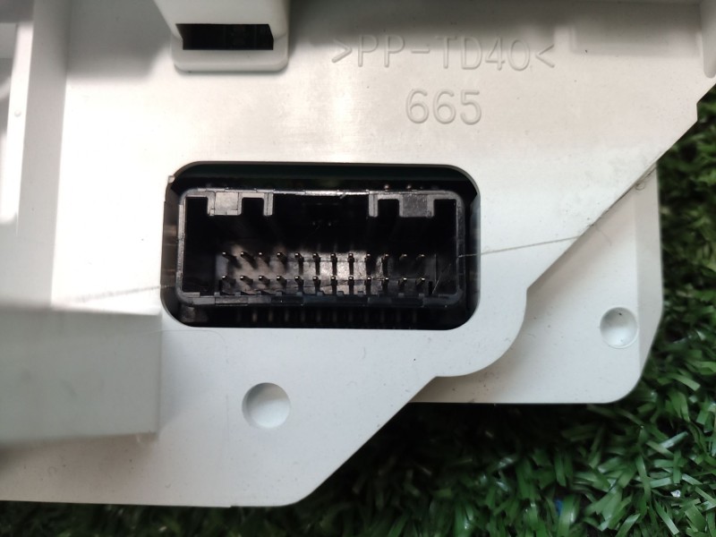 Recambio de cuadro instrumentos para toyota yaris (_p1_) 1.5 (ncp13_) referencia OEM IAM 838000D660D 838000D660D MB4573003176