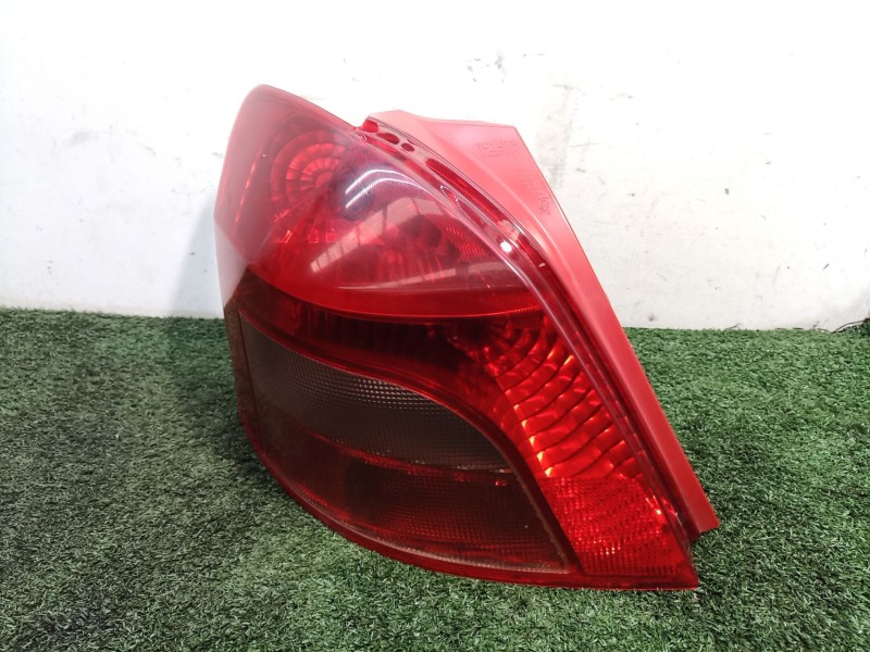 Recambio de piloto trasero izquierdo para toyota yaris (_p1_) 1.5 (ncp13_) referencia OEM IAM   