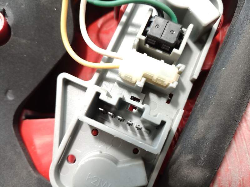 Recambio de piloto trasero izquierdo para toyota yaris (_p1_) 1.5 (ncp13_) referencia OEM IAM   