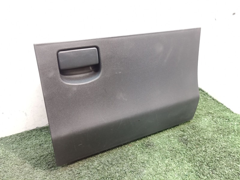 Recambio de tapa guantera para toyota yaris (_p1_) 1.5 (ncp13_) referencia OEM IAM 555500D060 555500D060 555500D060