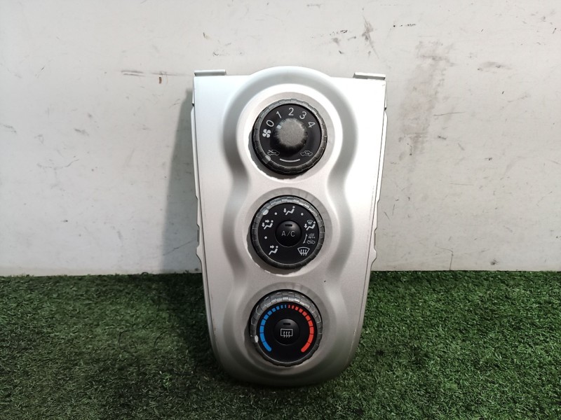 Recambio de mando climatizador para toyota yaris (_p1_) 1.5 (ncp13_) referencia OEM IAM 554060D190 758818 758857