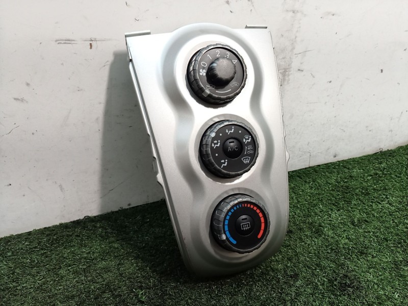 Recambio de mando climatizador para toyota yaris (_p1_) 1.5 (ncp13_) referencia OEM IAM 554060D190 758818 758857