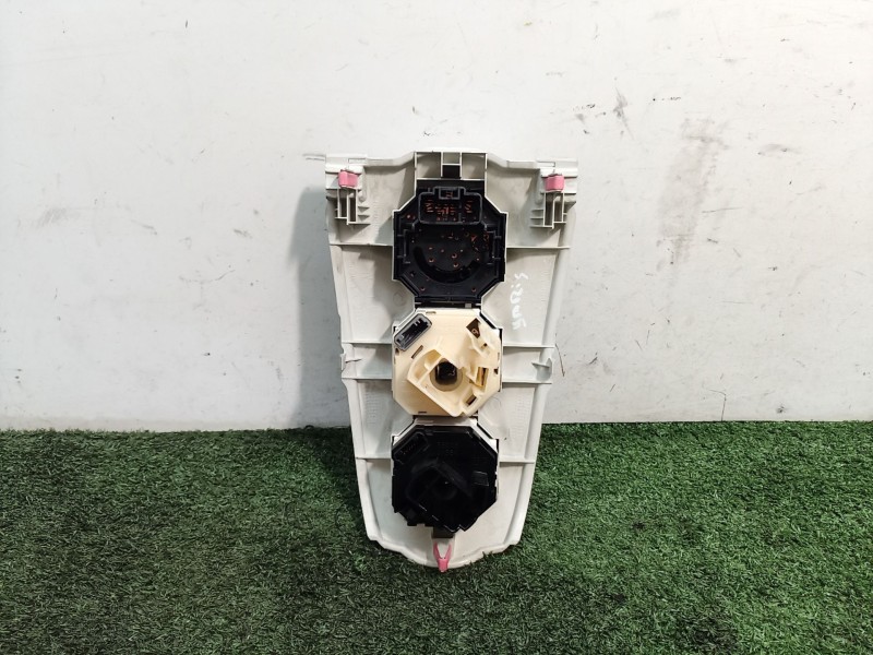 Recambio de mando climatizador para toyota yaris (_p1_) 1.5 (ncp13_) referencia OEM IAM 554060D190 758818 758857