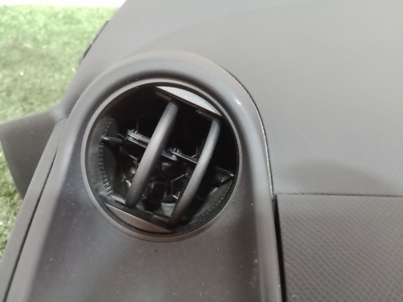 Recambio de salpicadero para toyota yaris (_p1_) 1.5 (ncp13_) referencia OEM IAM 553020D010 553020D010 553020D010