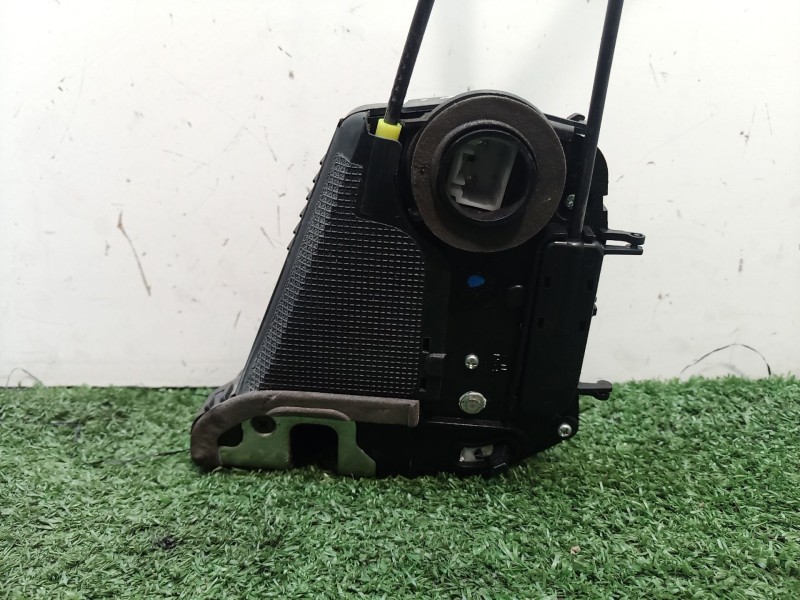 Recambio de cerradura puerta trasera izquierda para toyota yaris (_p1_) 1.5 (ncp13_) referencia OEM IAM   