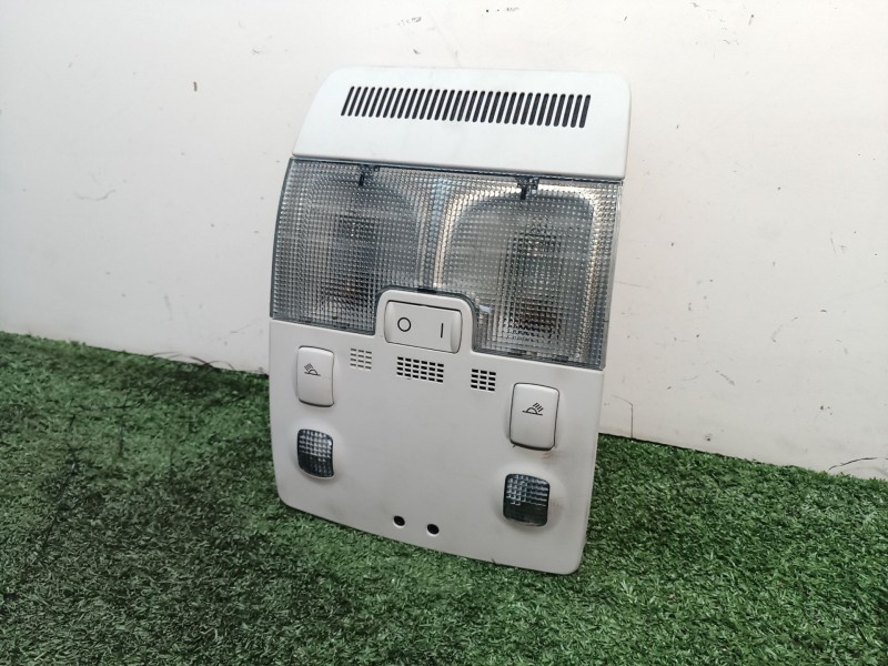 Recambio de luz interior para seat exeo st (3r5) 2.0 tdi referencia OEM IAM 8E0951177 8E0951177 70103105