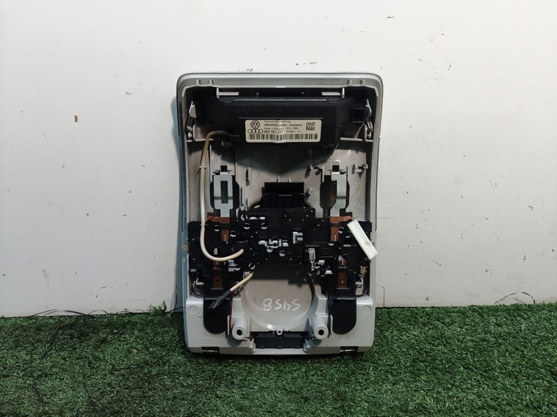 Recambio de luz interior para seat exeo st (3r5) 2.0 tdi referencia OEM IAM 8E0951177 8E0951177 70103105