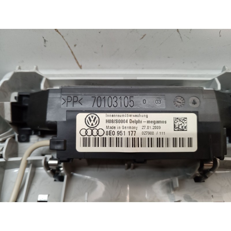 Recambio de luz interior para seat exeo st (3r5) 2.0 tdi referencia OEM IAM 8E0951177 8E0951177 70103105