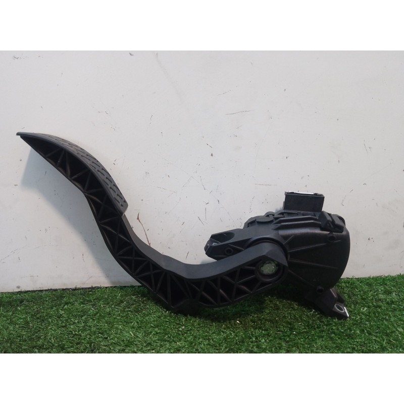 Recambio de pedal acelerador para seat exeo st (3r5) 2.0 tdi referencia OEM IAM 8E1721523G HSHLO 6PV00837505