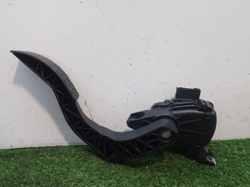 Recambio de pedal acelerador para seat exeo st (3r5) 2.0 tdi referencia OEM IAM 8E1721523G HSHLO 6PV00837505