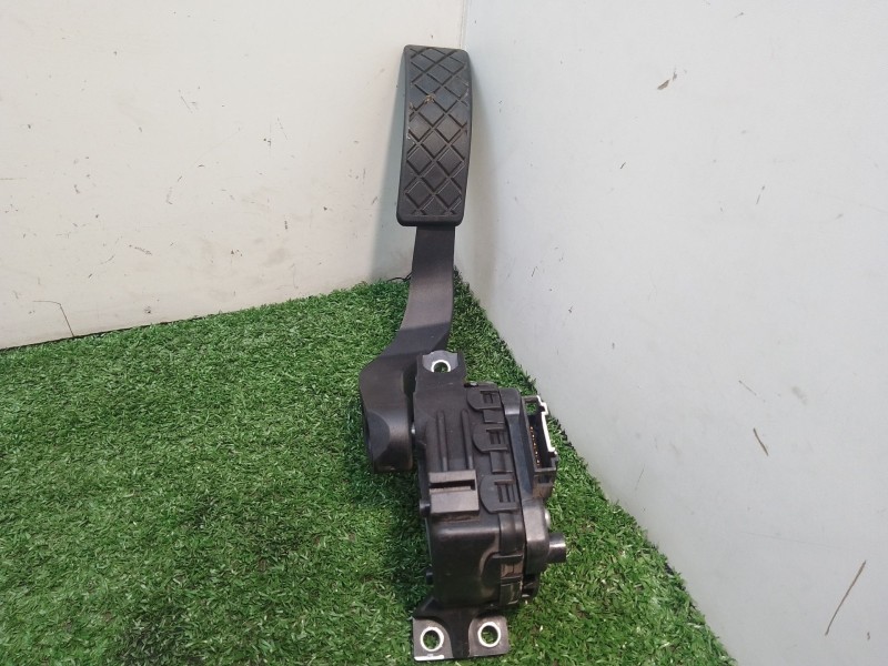 Recambio de pedal acelerador para seat exeo st (3r5) 2.0 tdi referencia OEM IAM 8E1721523G HSHLO 6PV00837505