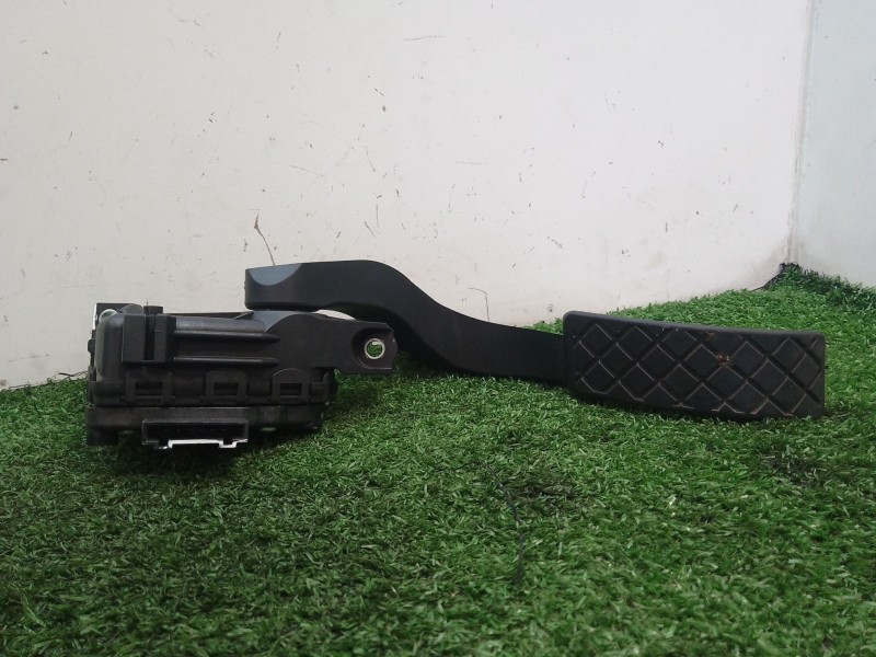Recambio de pedal acelerador para seat exeo st (3r5) 2.0 tdi referencia OEM IAM 8E1721523G HSHLO 6PV00837505