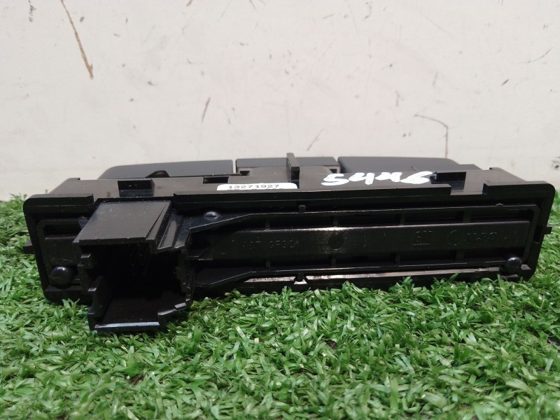 Recambio de warning para opel insignia a sedán (g09) 2.0 cdti (69) referencia OEM IAM 13271927 13271927 GE8325