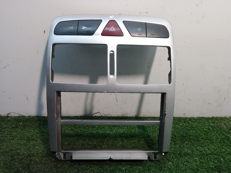 Recambio de moldura salpicadero para peugeot 307 cc (3b) 2.0 hdi 135 referencia OEM IAM 9634505077 9634505077 9634505077