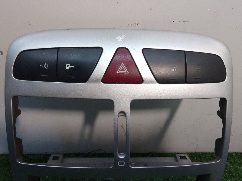 Recambio de moldura salpicadero para peugeot 307 cc (3b) 2.0 hdi 135 referencia OEM IAM 9634505077 9634505077 9634505077