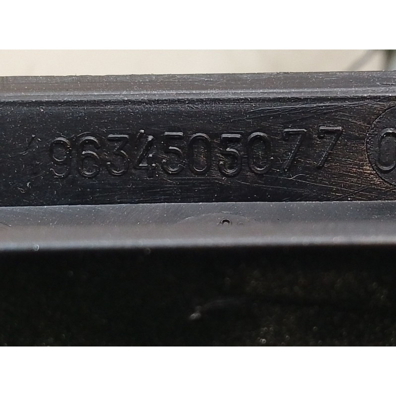 Recambio de moldura salpicadero para peugeot 307 cc (3b) 2.0 hdi 135 referencia OEM IAM 9634505077 9634505077 9634505077