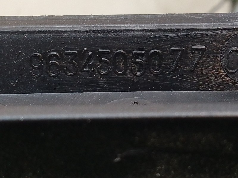 Recambio de moldura salpicadero para peugeot 307 cc (3b) 2.0 hdi 135 referencia OEM IAM 9634505077 9634505077 9634505077