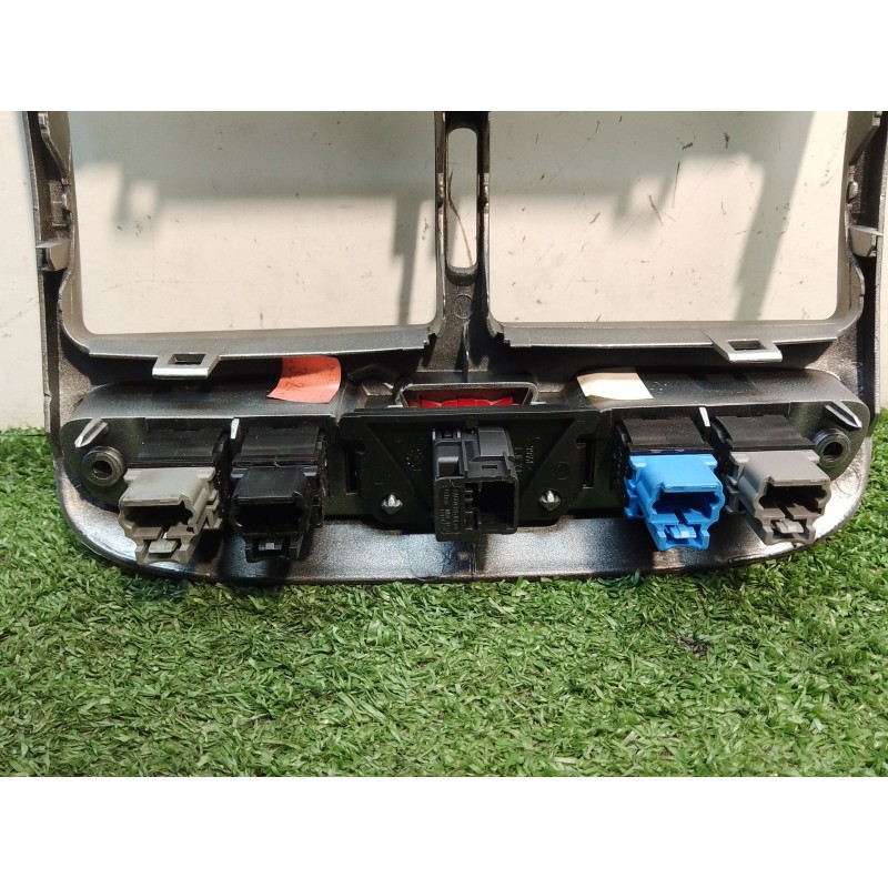 Recambio de moldura salpicadero para peugeot 307 cc (3b) 2.0 hdi 135 referencia OEM IAM 9634505077 9634505077 9634505077