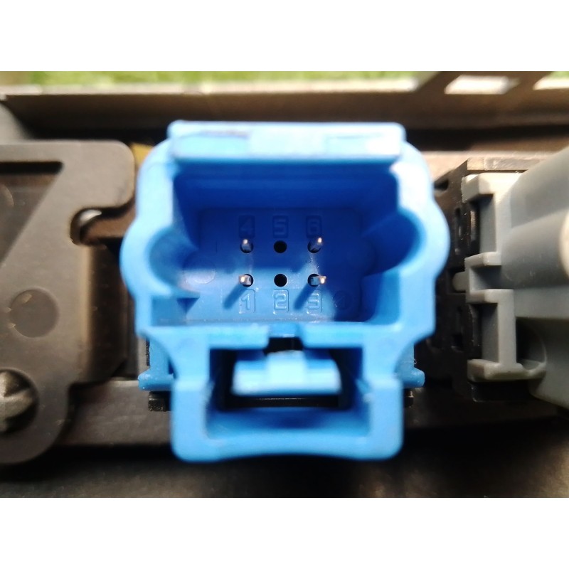 Recambio de moldura salpicadero para peugeot 307 cc (3b) 2.0 hdi 135 referencia OEM IAM 9634505077 9634505077 9634505077