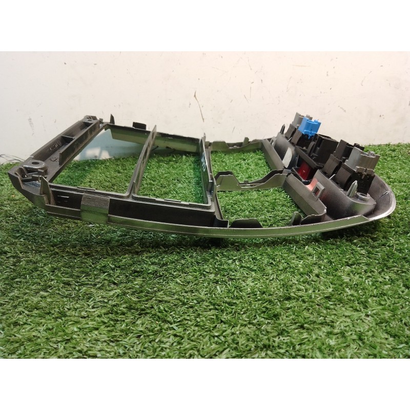 Recambio de moldura salpicadero para peugeot 307 cc (3b) 2.0 hdi 135 referencia OEM IAM 9634505077 9634505077 9634505077