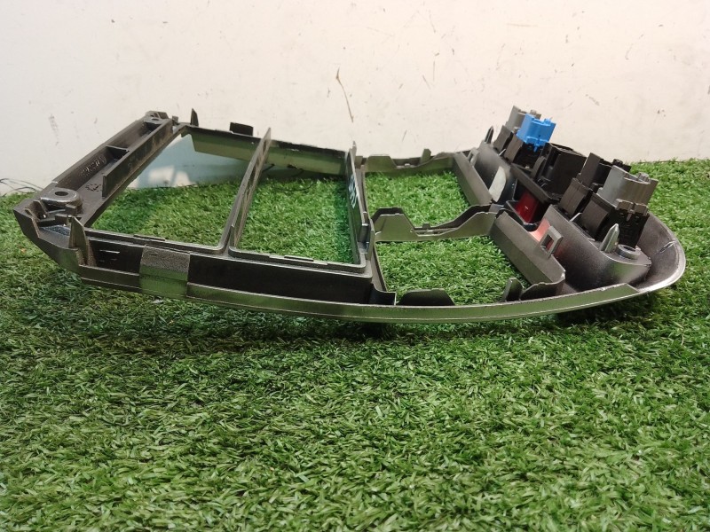 Recambio de moldura salpicadero para peugeot 307 cc (3b) 2.0 hdi 135 referencia OEM IAM 9634505077 9634505077 9634505077