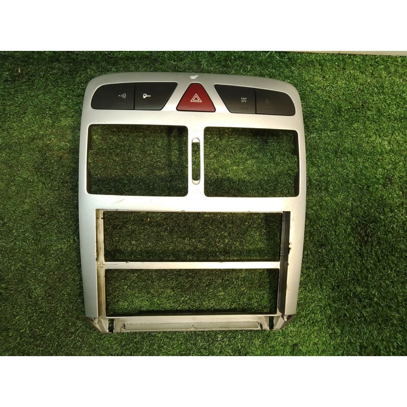 Recambio de moldura salpicadero para peugeot 307 cc (3b) 2.0 hdi 135 referencia OEM IAM 9634505077 9634505077 9634505077