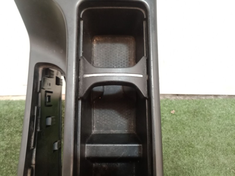 Recambio de consola central trasera para opel insignia a sedán (g09) 2.0 cdti (69) referencia OEM IAM   
